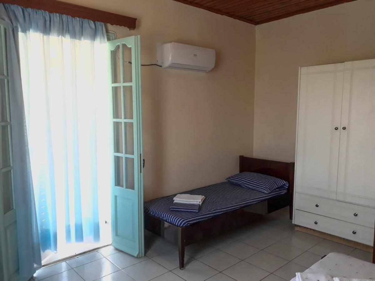 Galaxy Rooms Xi Beach Ngoại thất bức ảnh