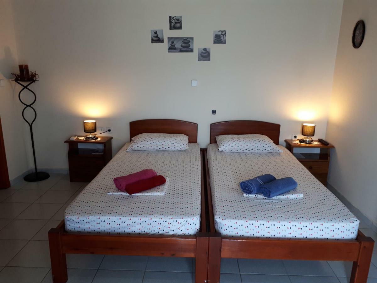 Galaxy Rooms Xi Beach Ngoại thất bức ảnh