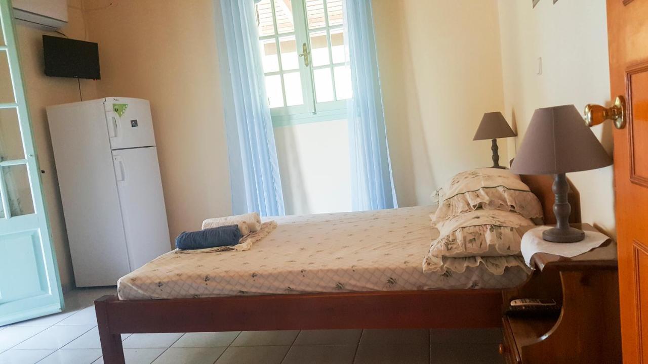 Galaxy Rooms Xi Beach Ngoại thất bức ảnh